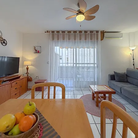 Elena Cosy Апартаменты